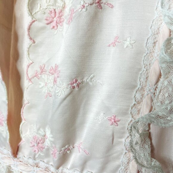 Vintage Pink Satin Long Nightgown Modest Sleepware Embroidered Pockets u Size L - Picture 8 of 8